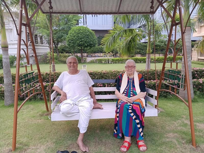 Jagriti Dham residents in garden area, Joka, South Kolkata